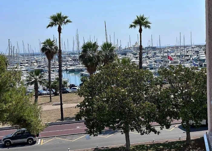 Studio Antibes Port Vauban.