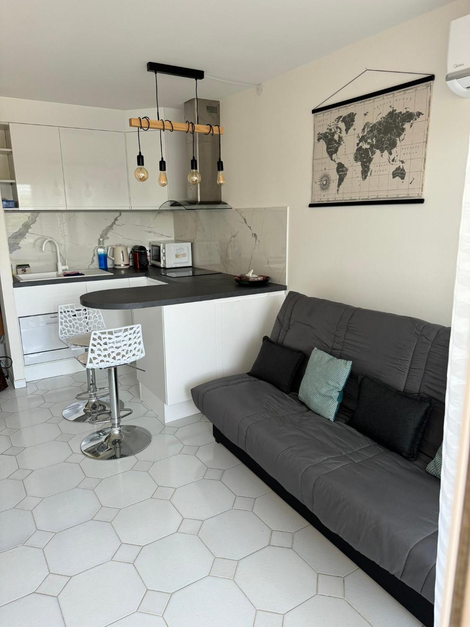 Port Vauban. Apartment Antibes